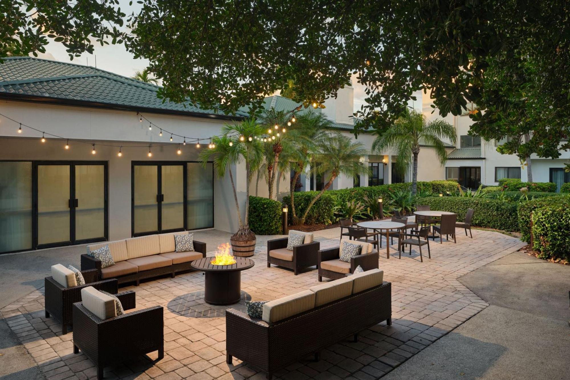 Hotel Courtyard Airport West Doral Miami