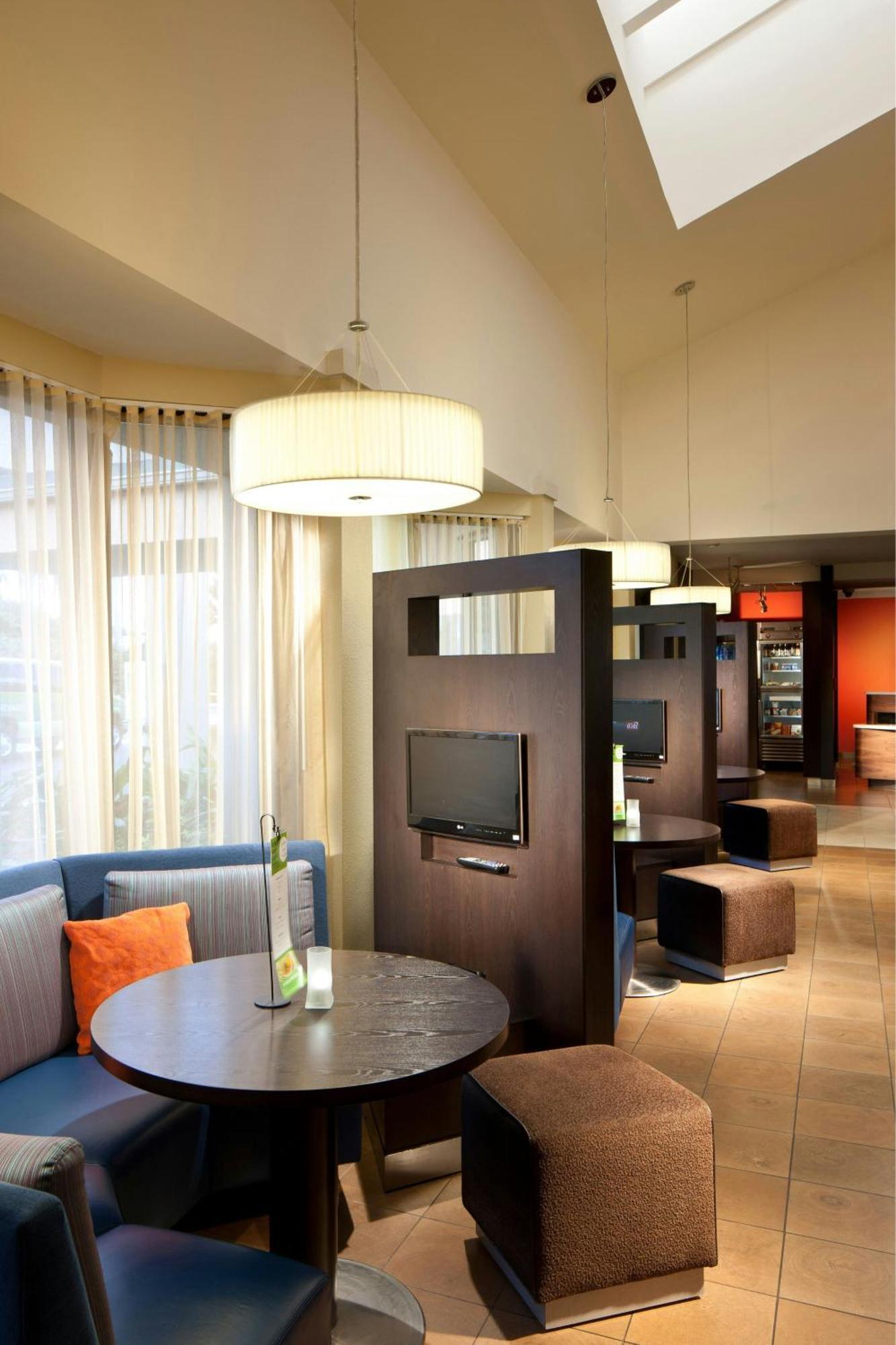 Courtyard Miami Airport West