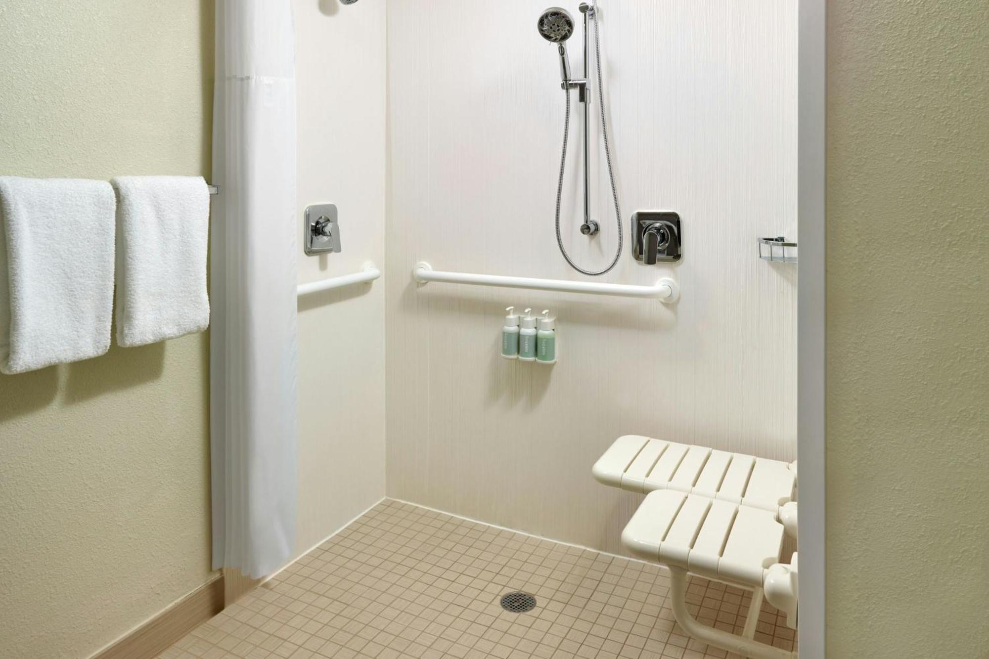 Hotel Courtyard Miami Airport West 3*
